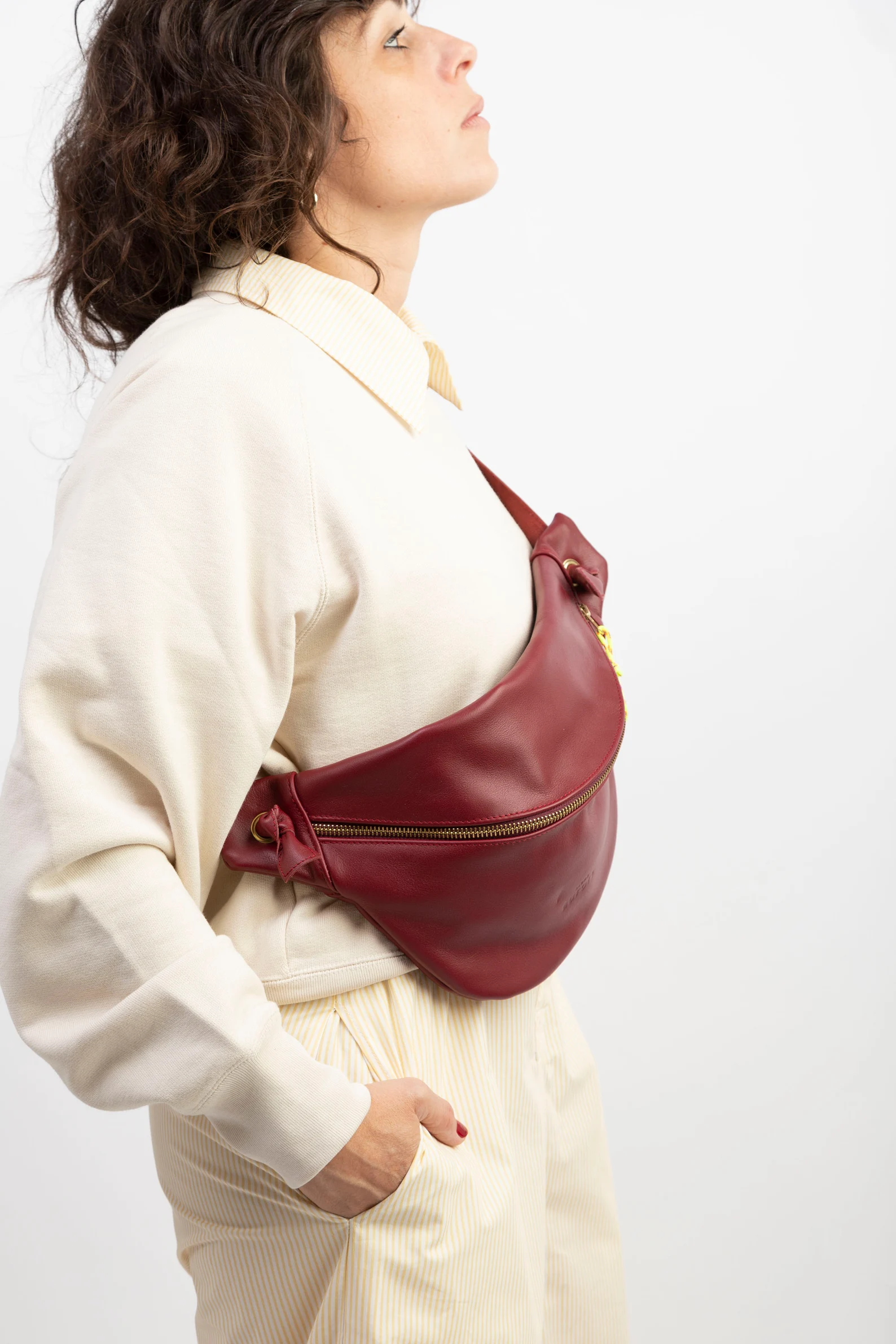 XL banana bag, chest bag, burgundy colored leather - Image 5