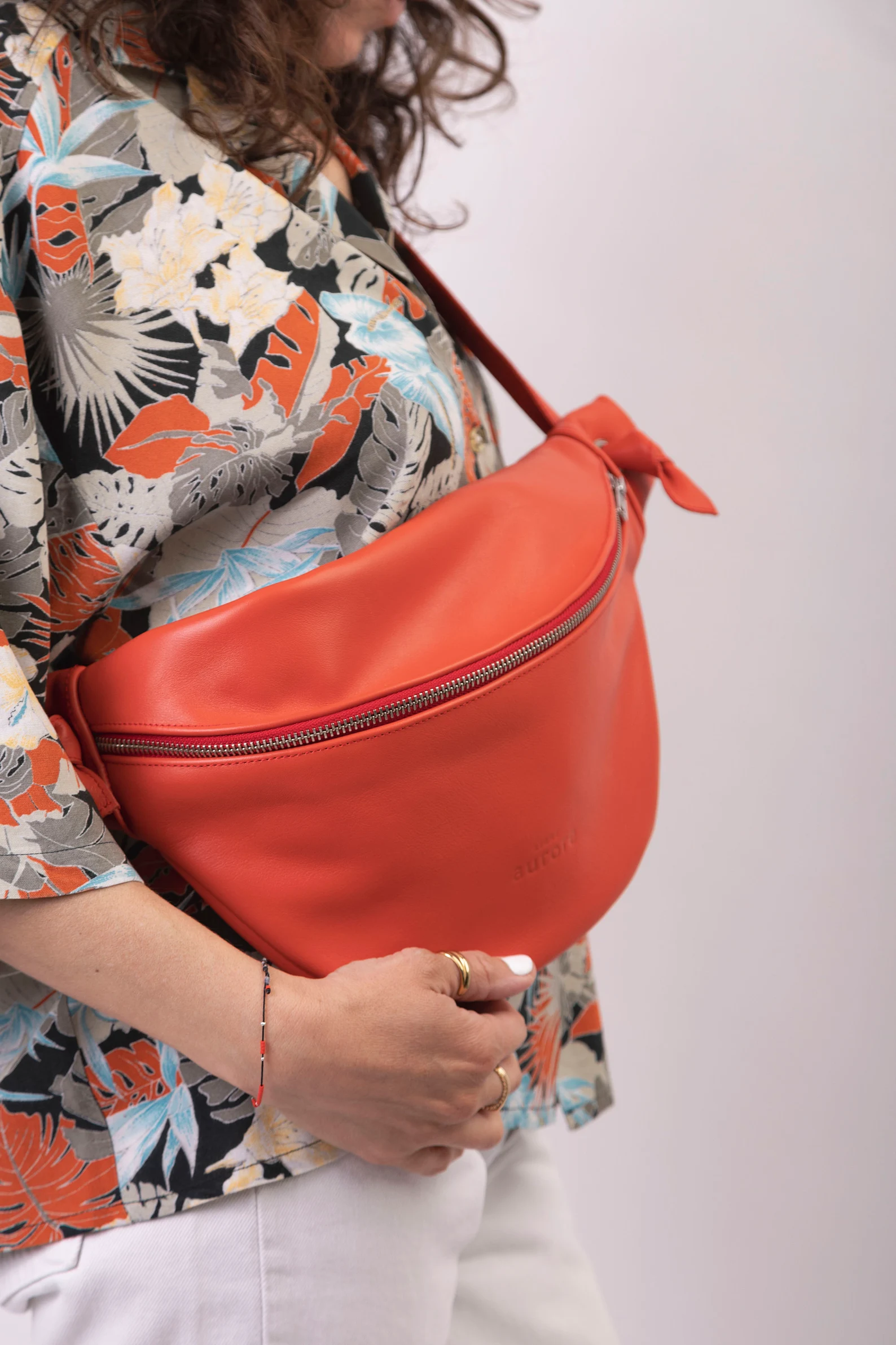 XL banana bag, chest bag, Poppy-coloured cowhide leather - Image 6