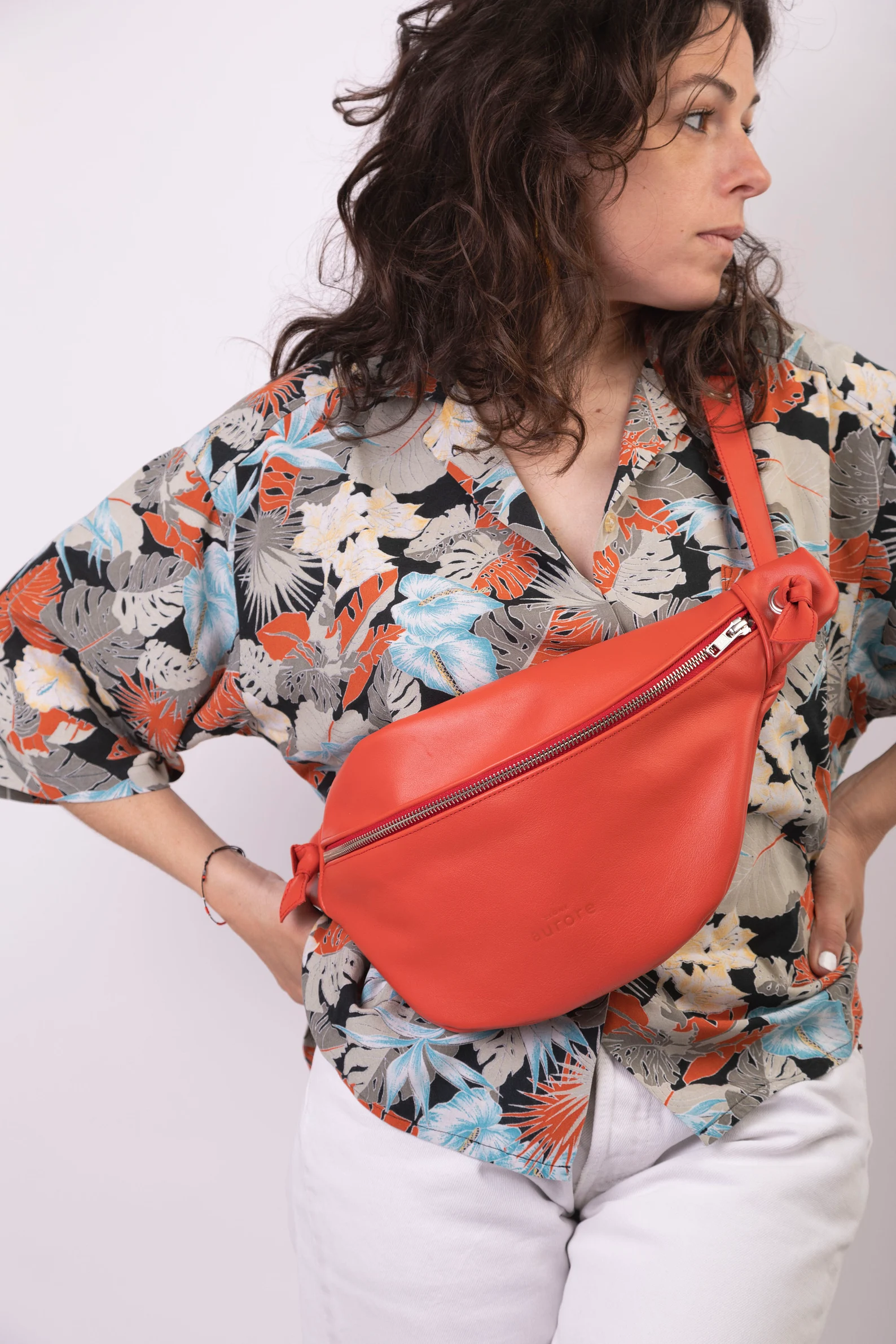 XL banana bag, chest bag, Poppy-coloured cowhide leather - Image 8