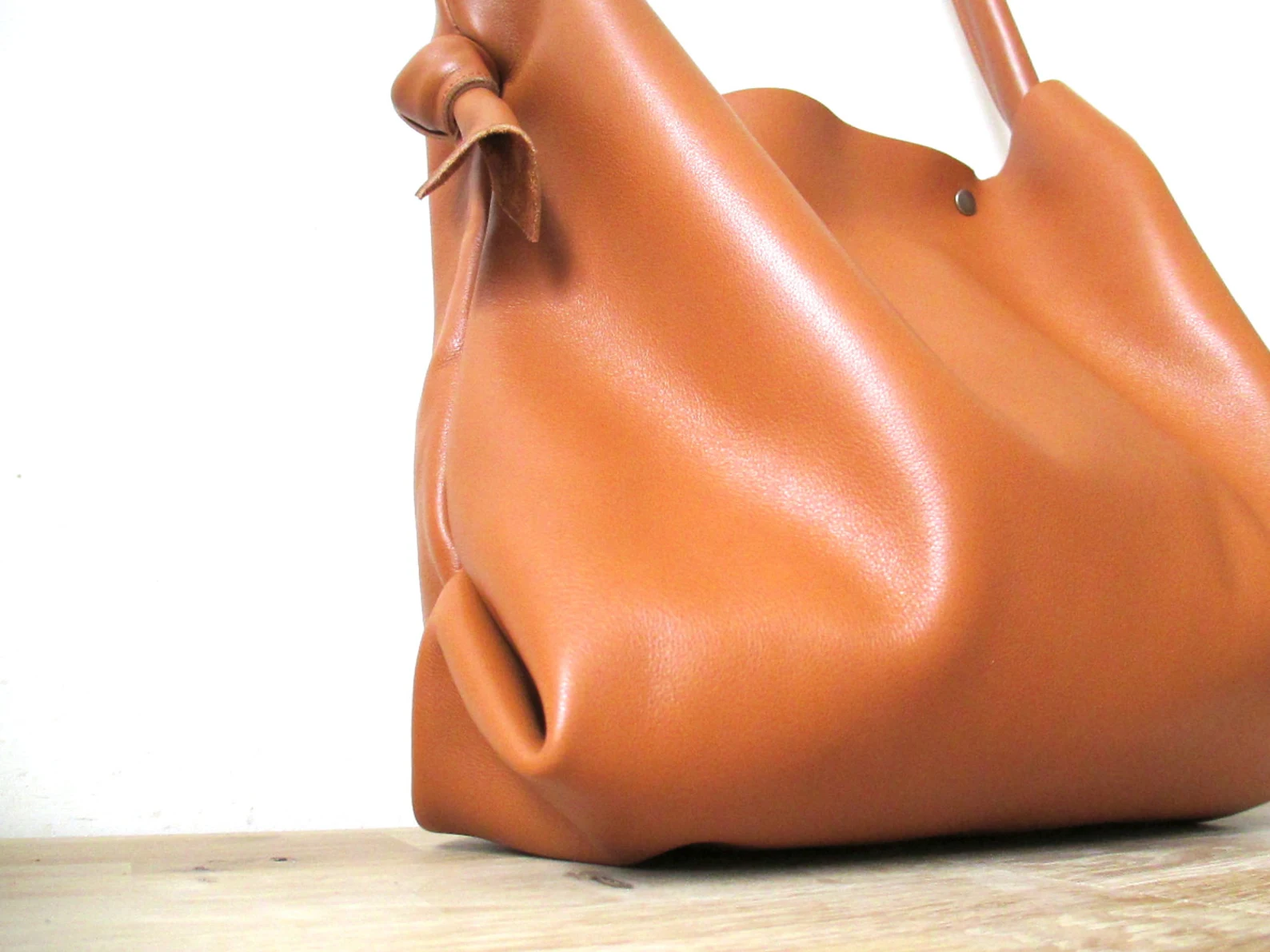 Camel leather handbag for women - Image 4