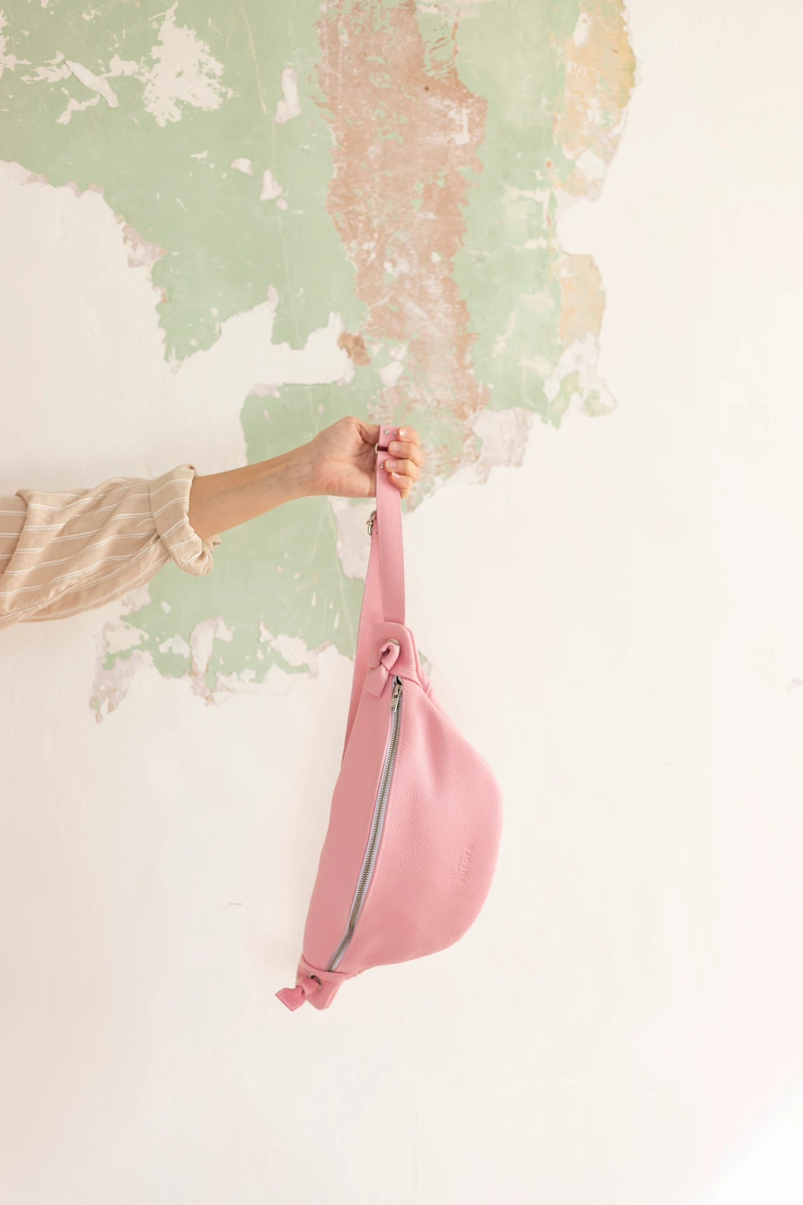 Women's leather fanny pack - Image 6