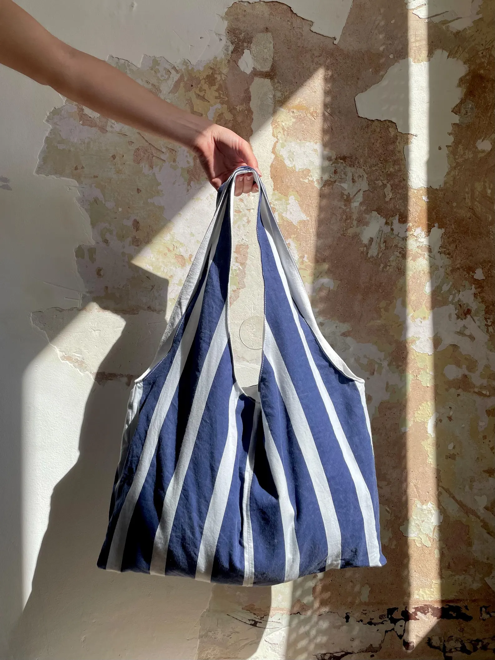 Marthe tote bag - vintage fabric with horizontal navy blue stripes - Image 4