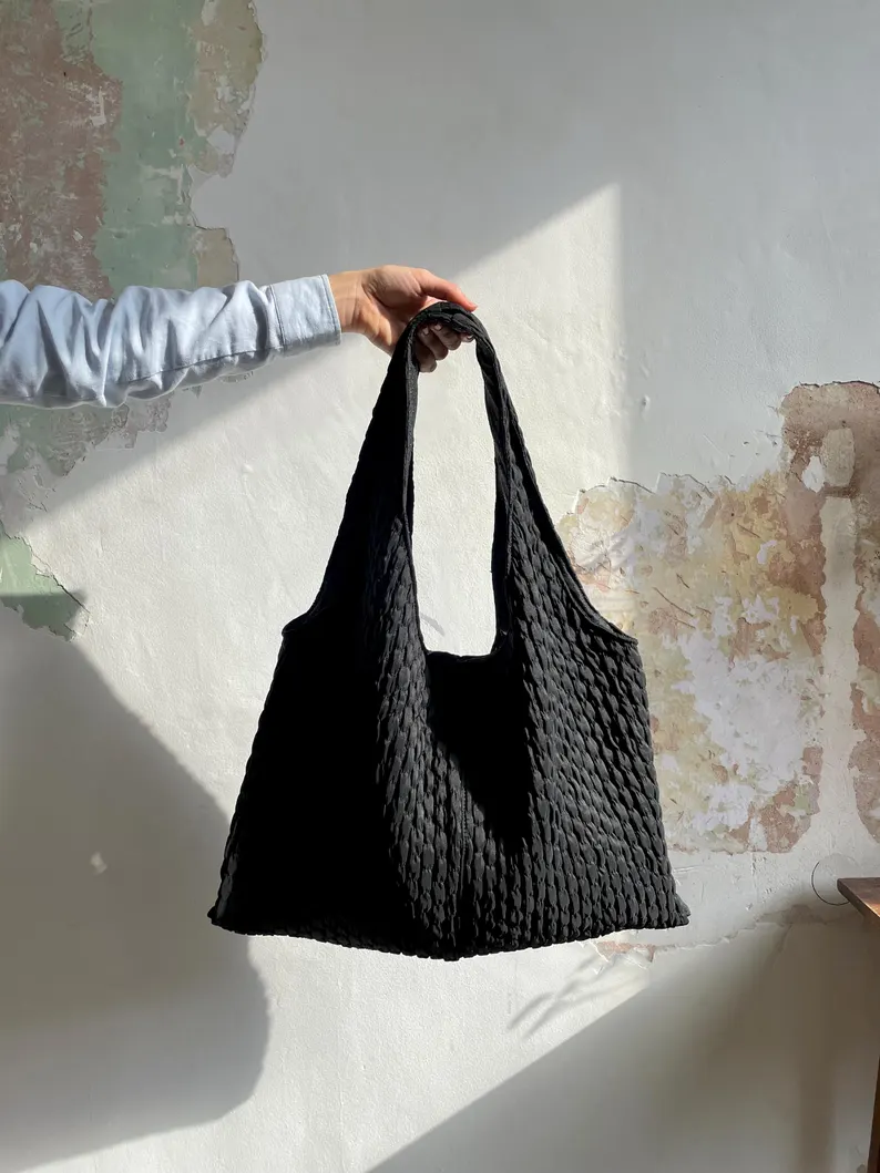Marthe tote bag - black smocked fabric - Image 5