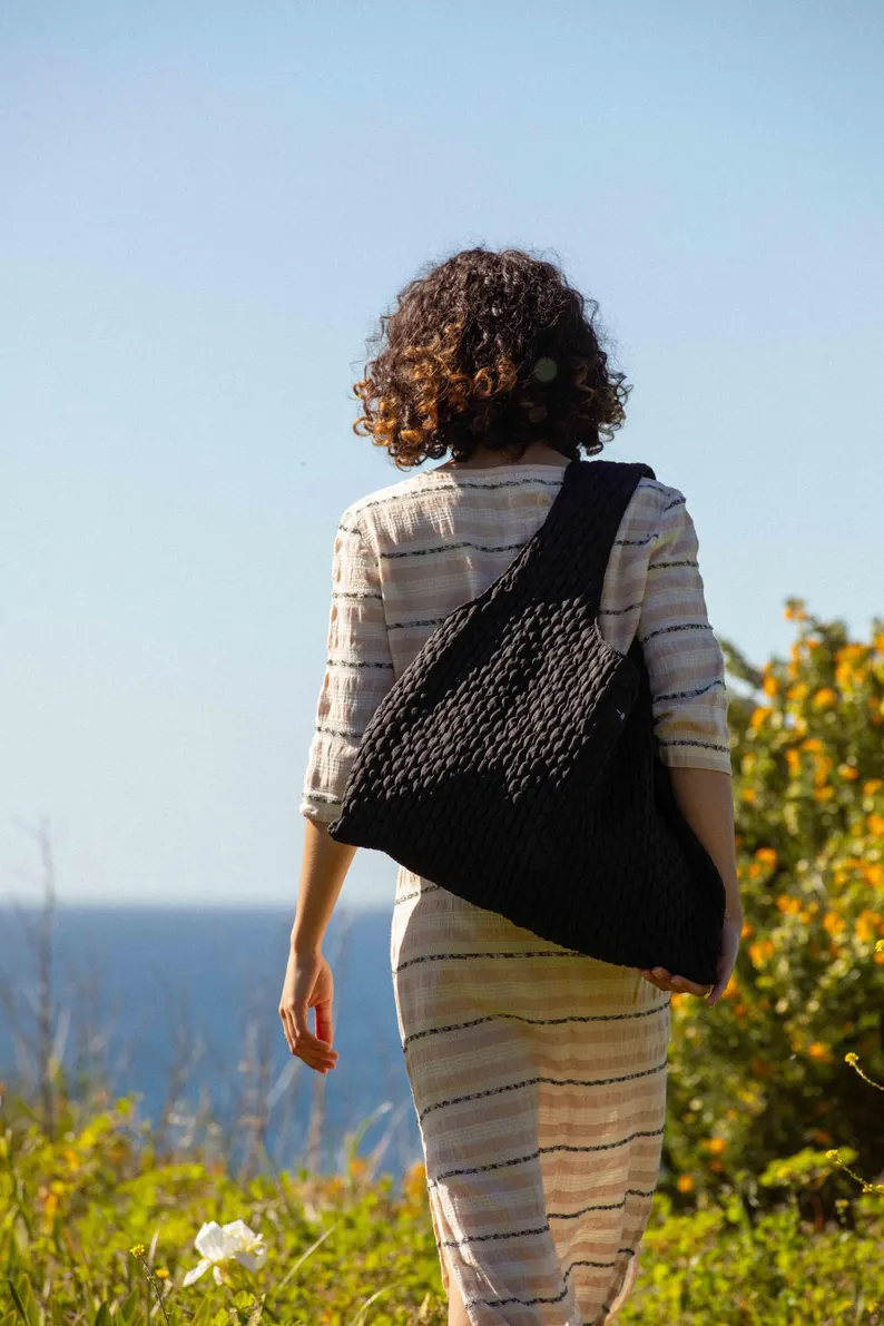 Marthe tote bag - black smocked fabric - Image 7