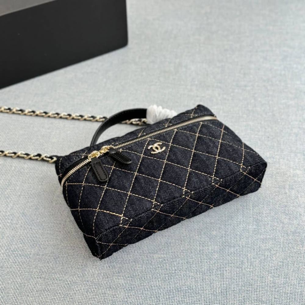 Chanel Classic Vanity with Chain Gold Metal Denim Dark Blue 19cm AP4385 B23492 U7663 - Image 4
